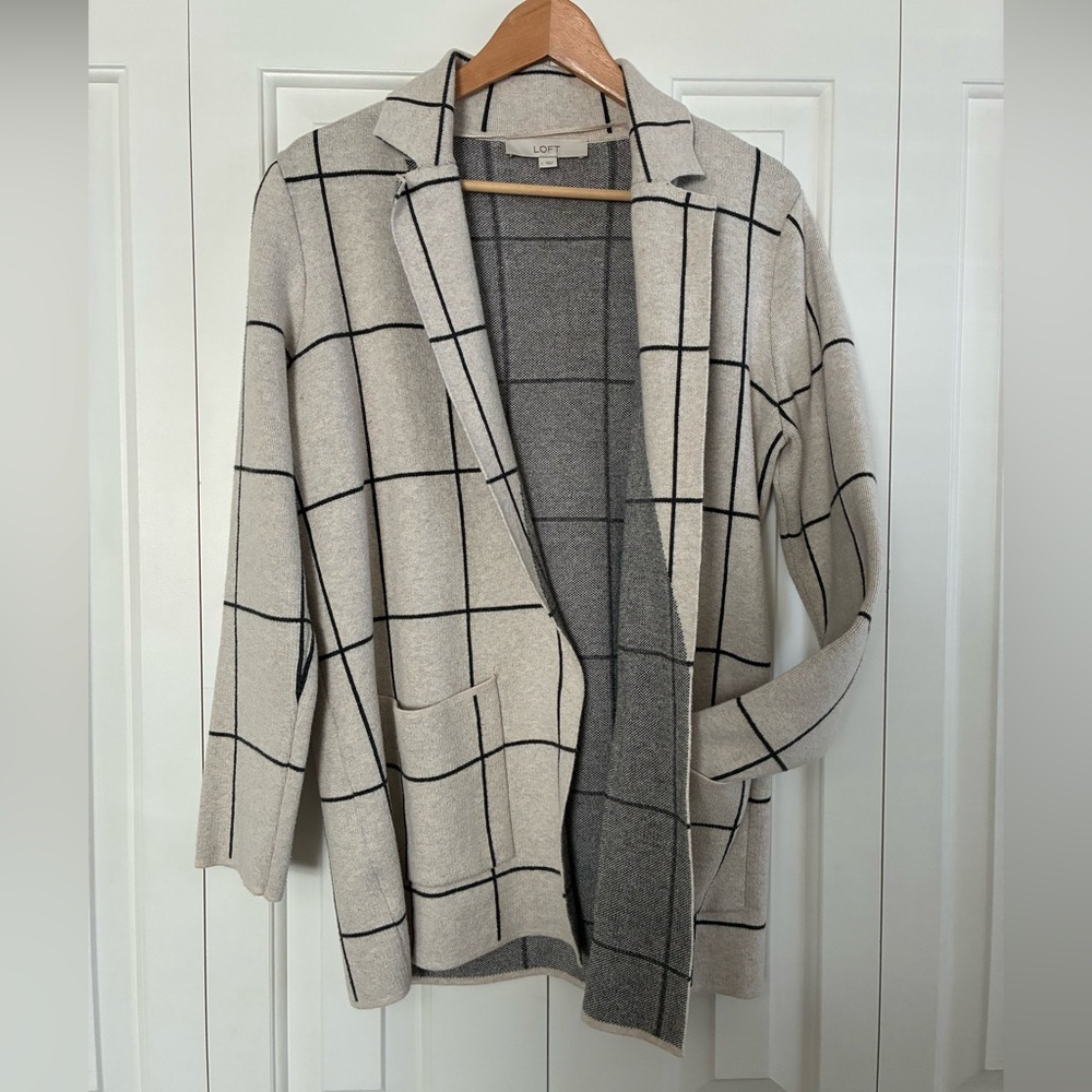 LOFT Women's Beige and Black Grid Cardigan